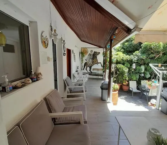 Iliada בית הארחה