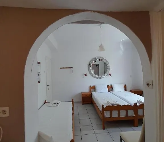 Iliada Skiathos Town