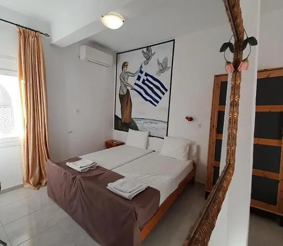 Iliada * Skiathos Town