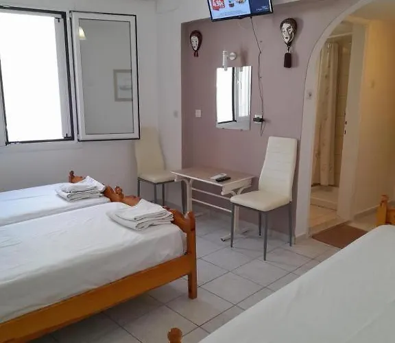 Iliada Skiathos Town