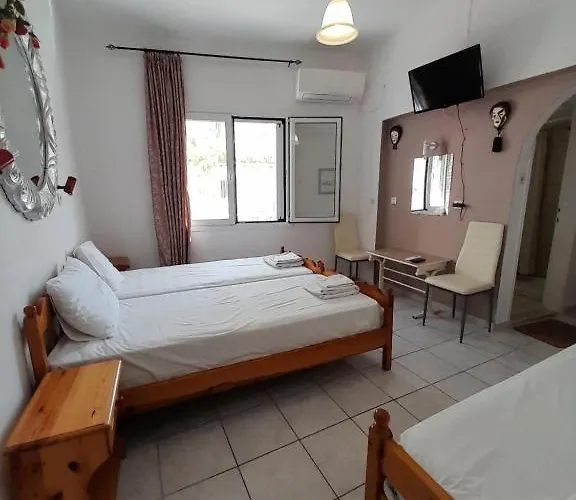 Iliada Skiathos Town